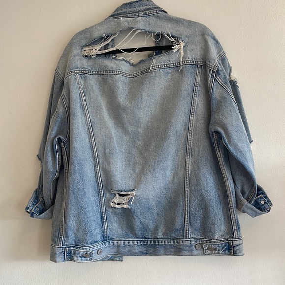Levi’s Distressed Denim Oversized Jacket | Large - Picture 13 of 16